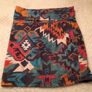 🏖 3/$10 Nollie Aztec Skirt Size S